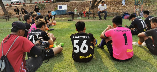 จาก"หมูปิ้ง"ถึง"เต้าหู้นมสด"ภารกิจเพื่อ"เมืองกรุง เอฟซี"