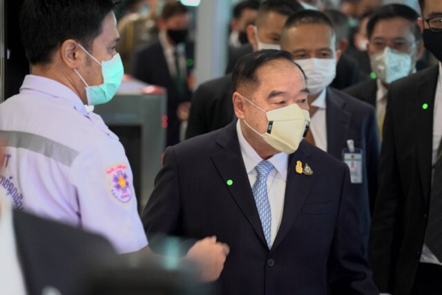"บิ๊กตู่-บิ๊กป้อม" เข้าสภา ร่วมถก พ.ร.ก.กู้เงิน 3 ฉบับ