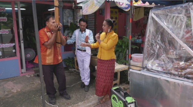 หมอลำสู้พิษโควิด! ลำไป ขายไป