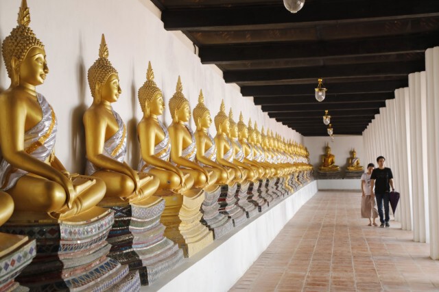 ศุกร์ (สุข) ละวัด วัดพุทไธศวรรย์