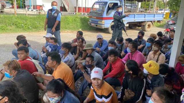 รวบเขมร 54 คน ลักลอบเข้าเมืองพื้นที่ อ.ตาพระยา จ.สระแก้ว