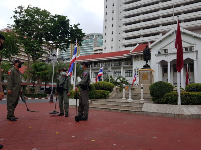 นายกฯ นั่งหัวโต๊ะ ก.ตร. ระดม "อีโอดี-สันติบาล"