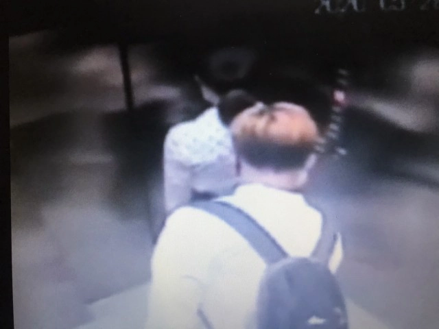 สาวแฉนาทีเจอหนุ่มแอบถ่ายใต้กระโปรง สะกดรอยตามเข้าลิฟต์