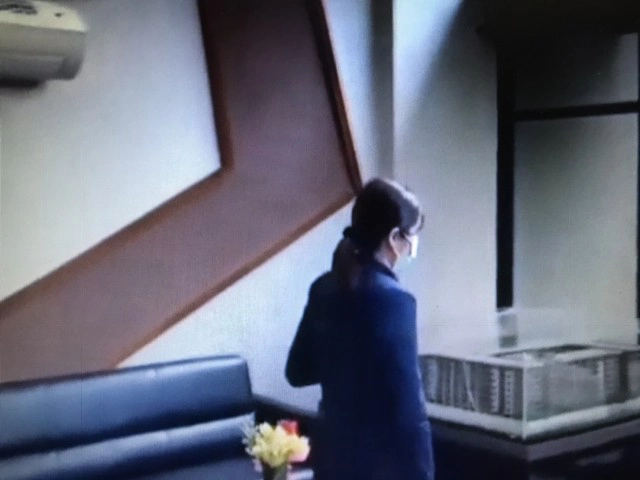 สาวแฉนาทีเจอหนุ่มแอบถ่ายใต้กระโปรง สะกดรอยตามเข้าลิฟต์