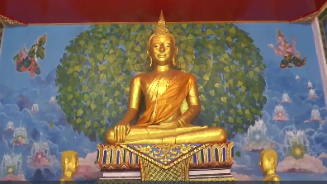 สิตางศุ์ บัวทอง บน ผนังโบสถ์ มหาอุตม์