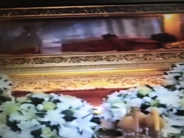 คอหวยแห่กราบลุ้นเลขเด็ด สรีระสังขาร"พ่อท่านชม"