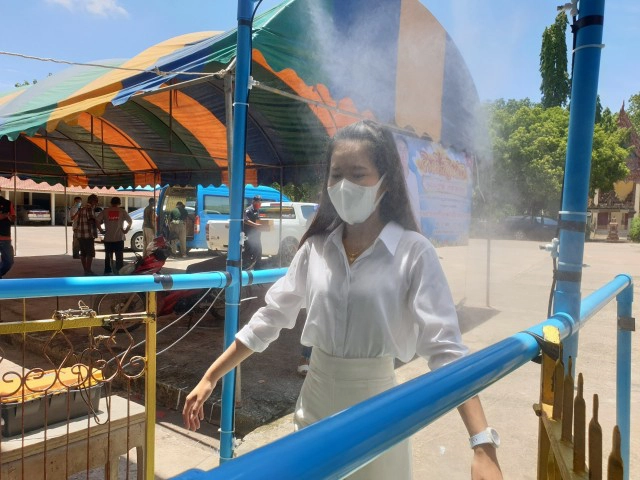 "เบ๊อะ มยุรา" ทำบุญใหญ่ จัดโรงทานวันเกิด