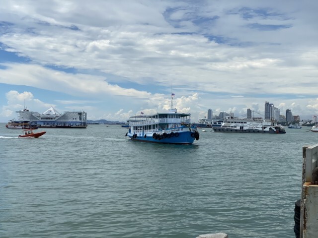 เปิดชายหาดพื้นที่พัทยา วันแรก เงียบเหงา ไร้เงานักท่องเที่ยว