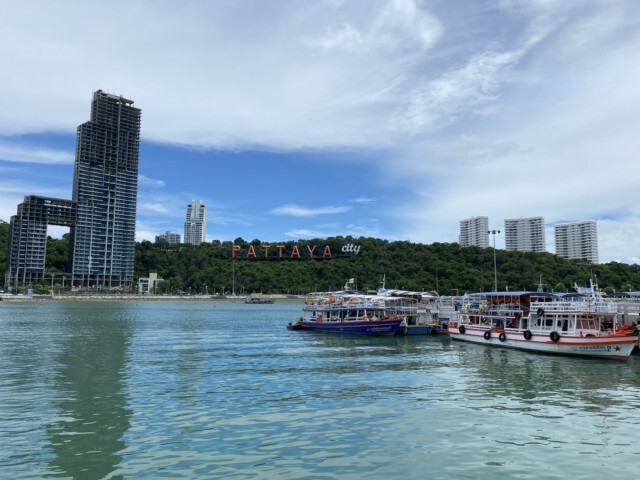 เปิดชายหาดพื้นที่พัทยา วันแรก เงียบเหงา ไร้เงานักท่องเที่ยว