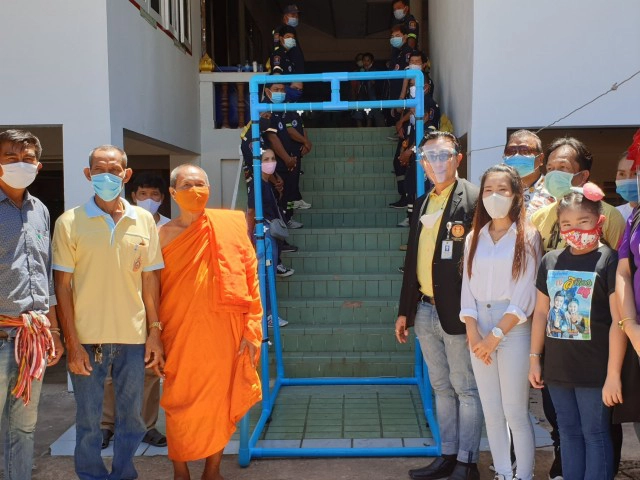 "เบ๊อะ มยุรา" ทำบุญใหญ่ จัดโรงทานวันเกิด