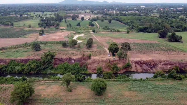 จนท.ผลักดันช้างป่าสีดอ กลับเข้าป่าอ่างฤาไนแล้ว