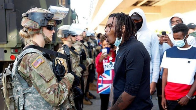 สหรัฐฯ ระอุ เคอร์ฟิวกว่า 40 เมือง ส่งทหารช่วยควบคุมสถานการณ์กว่า 15 รัฐ!