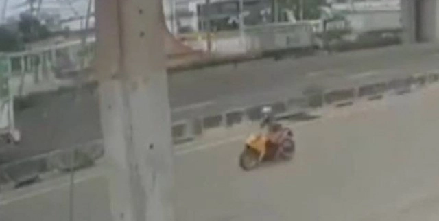 (คลิป) ซิ่งบิ๊กไบค์ทำเงินปลิว3หมื่น