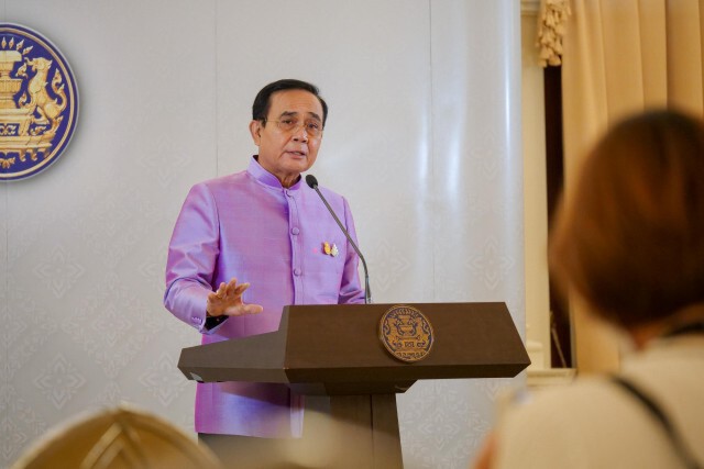 อย่ามีปัญหา!"บิ๊กตู่"งดตอบ18ก.ก.บริหารพลังประชารัฐออก