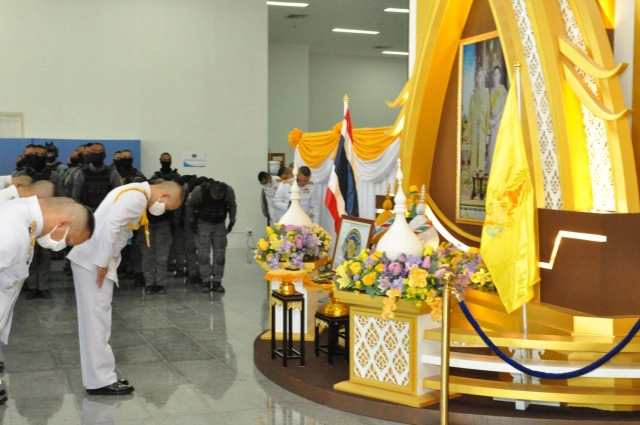 ในหลวง-ราชินี พระราชทานตราสัญลักษณ์ "หนุมาน"
