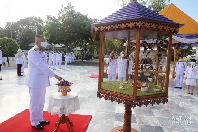 ในหลวง โปรดเกล้าฯให้ผู้แทนพระองค์ บำเพ็ญพระราชกุศล เนื่องในโอกาสวันเฉลิมพระชนมพรรษา พระราชินี