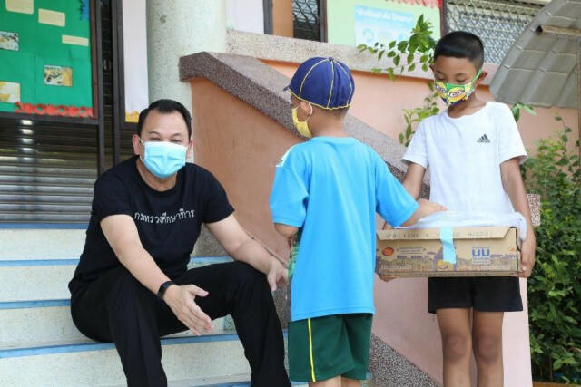 "ณัฐพล" แจงเรื่อง "สีหน้ากาก" ไร้สาระ ยืนยันไม่ใช่นโยบายกระทรวงศึกษา