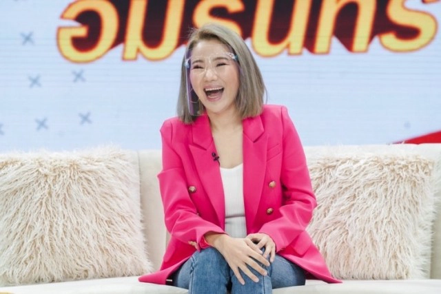 "เจ๊น้ำ วร้าย วร้าย" ผันตัวเป็น "หมอดู" คิวยาวข้ามปีนับพันคิว