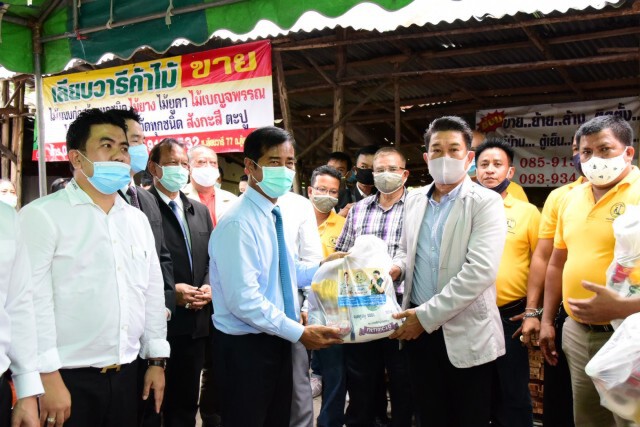 'ถาวร'ติดตามความคืบหน้าเปิดจุดทางเข้า – ออกชุมชนผู้ใหญ่หวาน
