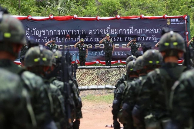 ผบ.ทบ.ย้ำทหารทุกนายมีค่ากว่ายุทโธปกรณ์ก่อนไปฝึกที่สหรัฐฯ