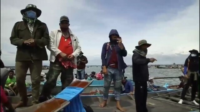 ทัพเรือภาค2 เผชิญหน้านายทุน"คอกหอย" ย้ำมี 30 ตันต้องเคลียร์