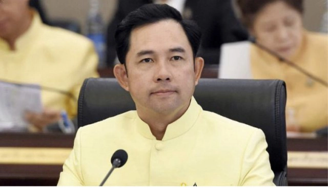 "เอกชัย" ฟาด "ศิลปินแห่งชาติ" ต้องให้จากผลงาน ไม่ใช่สันดาน!!