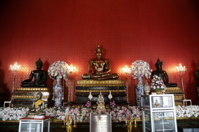 ศุกร์ (สุข) ละวัด  วัดหงส์รัตนารามราชวรวิหาร