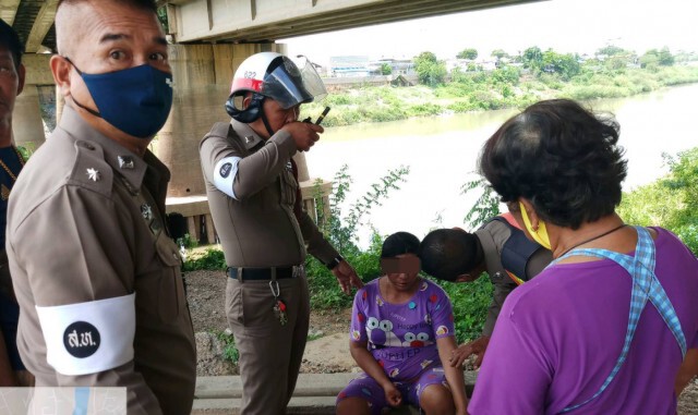 ตำรวจจราจรเมืองสิงห์ ช่วยชีวิตคนจมน้ำทั้งเครื่องแบบ