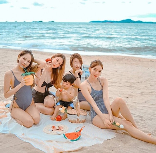 ส่อง 4 ซุปตาร์ ใส่ชุดว่ายน้ำ อวดหุ่นริมทะเล