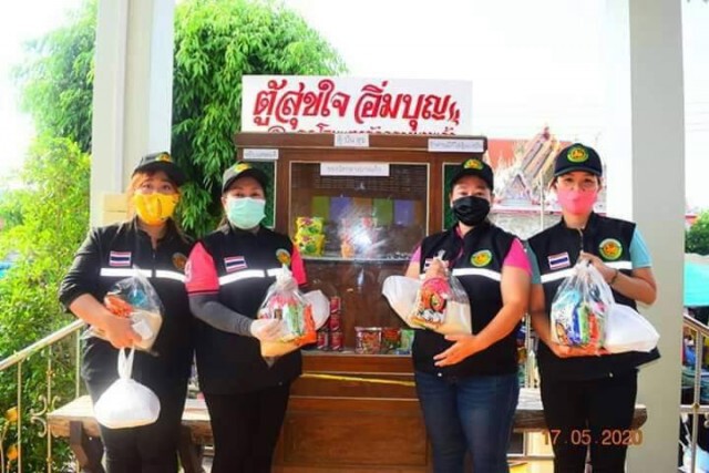 "วัดกลางบางแก้ว" ตั้งตู้ปันสุขช่วยเหลือผู้เดือดร้อนโควิด