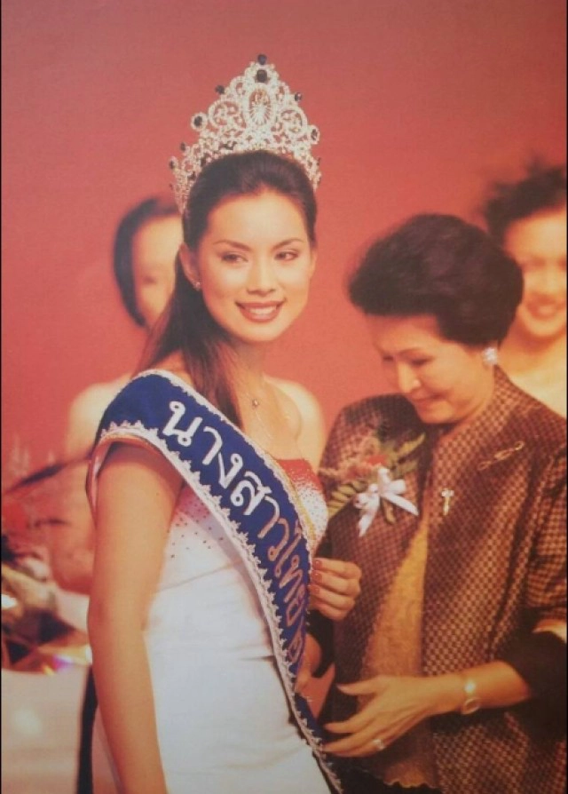 เหมือนตาเห็น! เปิดช็อตตอบคำถาม "บุ๋ม-ปนัดดา" เมื่อ 20 ปีก่อน