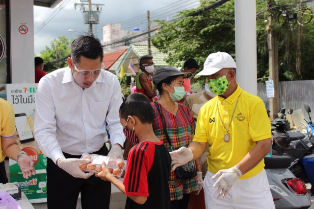 สมาชิก พปชร.จัดกิจกรรม "ลอตเตอรี่เก่ามีค่า เอามาแลกไข่ได้"