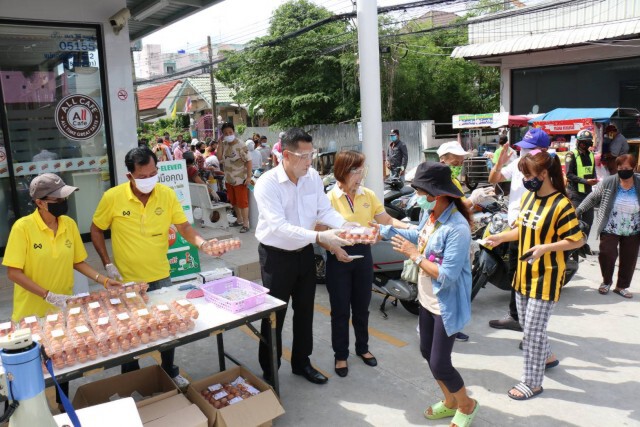 สมาชิก พปชร.จัดกิจกรรม "ลอตเตอรี่เก่ามีค่า เอามาแลกไข่ได้"