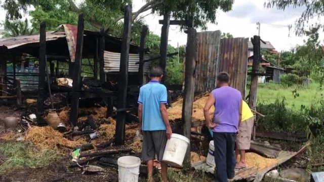 อุทาหรณ์ก่อกองไฟทิ้งไว้ ลมแรงลามไหม้บ้าน-ยุ้งข้าว