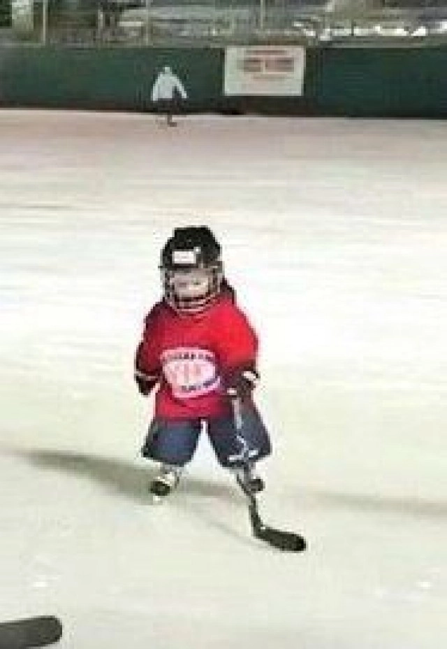สุดน่ารัก "หนูน้อย"ไอซ์ฮอกกี้