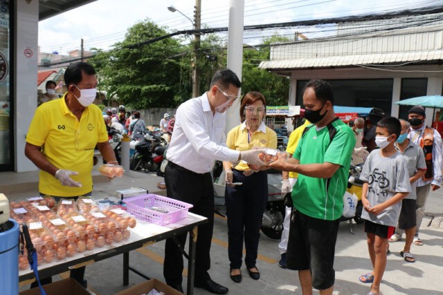 สมาชิก พปชร.จัดกิจกรรม "ลอตเตอรี่เก่ามีค่า เอามาแลกไข่ได้"