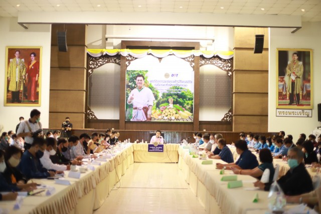 'จุรินทร์' ลุยช่วยเกษตรกรชาวสวนผลไม้ทั่วประเทศ