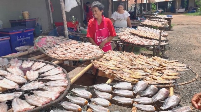 ต่อชีวิต จากเงินเยียวยา ซื้อปลานำมาตากแดดเดียวขาย อร่อยเวอร์