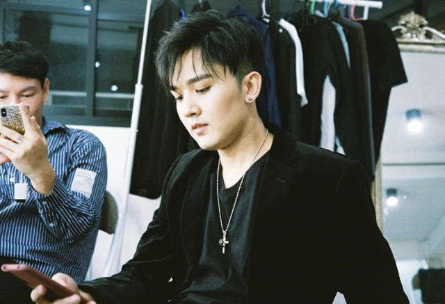 "ฟลุค เดอะสตาร์" ตอบแซ่บ ชาวเน็ตถามถูกไล่ออก