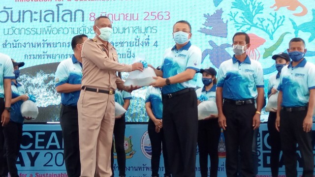 World Oceans Day สุราษฎร์ฯคึกคัก ปล่อยพันธุ์สัตว์น้ำ วางทุ่นดักขยะ