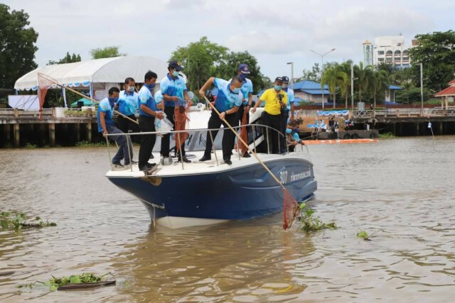 World Oceans Day สุราษฎร์ฯคึกคัก ปล่อยพันธุ์สัตว์น้ำ วางทุ่นดักขยะ