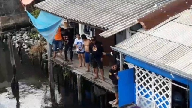 ลุงเร่ร่อน วัย 60 ปี เดินลงน้ำไล่ตามเก็บหม้อ จมน้ำดับ
