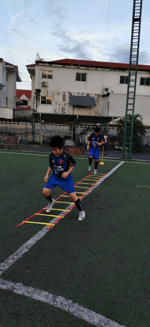 "ลูกอีสาน อคาเดมี่ "เข้มมาตรการรัฐเฝ้าระวัง" โควิด 19"