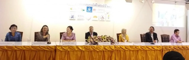 "อังคาร จันทาทิพย์"  คว้า "ดับเบิ้ลซีไรต์" กวีนิพนธ์คนแรก!