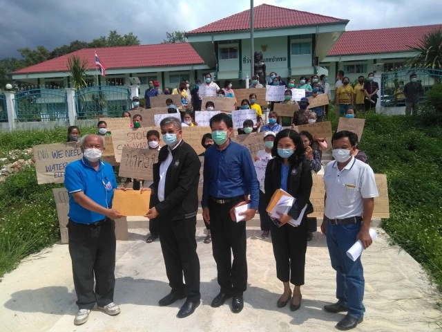 ยื่นหนังสือ พล.อ.ประวิตร วงษ์สุวรรณ ให้ทบทวนสร้างเขื่อนสานะคาม