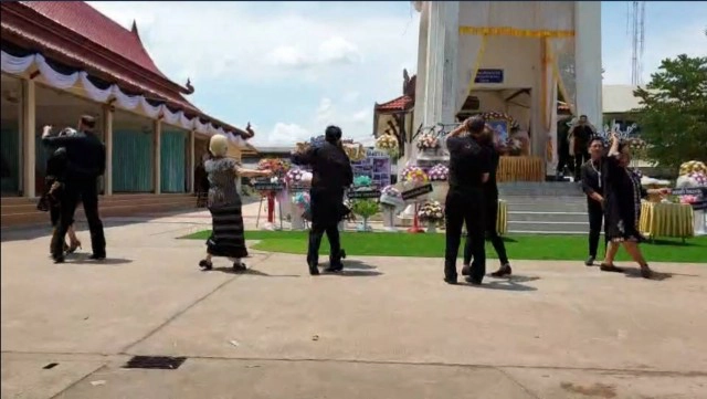 โชว์สเต็ป "ลีลาศ" งานฌาปนกิจ