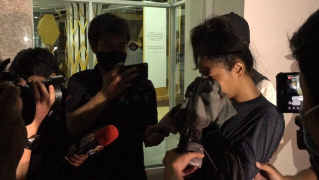 กองปราบรวบ "น้องมายด์" สาวสองโหดทำร้ายแฟนหนุ่มเสียชีวิตคาห้องพัก