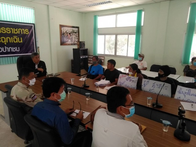 ยื่นหนังสือ พล.อ.ประวิตร วงษ์สุวรรณ ให้ทบทวนสร้างเขื่อนสานะคาม