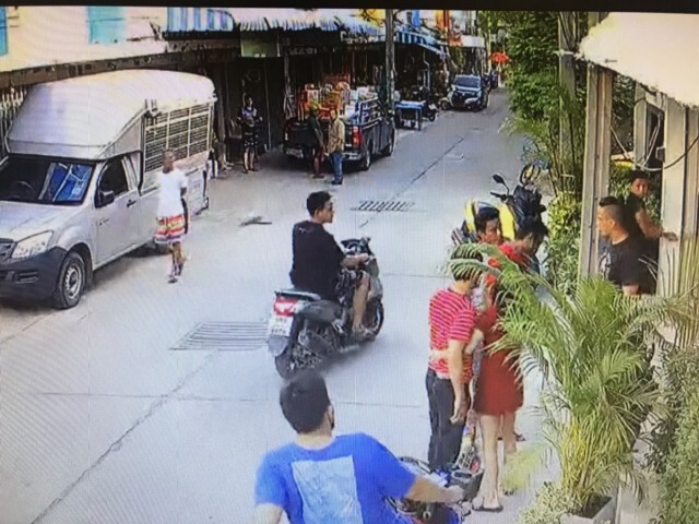รวบ3วัยรุ่นรุมยำเจ้าของบ.เฟอร์นิเจอร์ยัวะเตือนฉี่ข้างโรงงาน