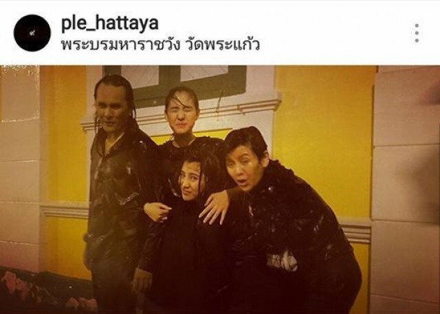 ย้อนเหตุการณ์สุดประทับใจ! "ตั้ว ศรัณยู" พาครอบครัวฝ่าสายฝน กราบสักการะในหลวง ร.9
